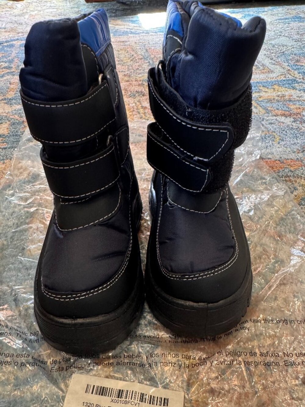 NWT Toddler Snow boots - Size 7